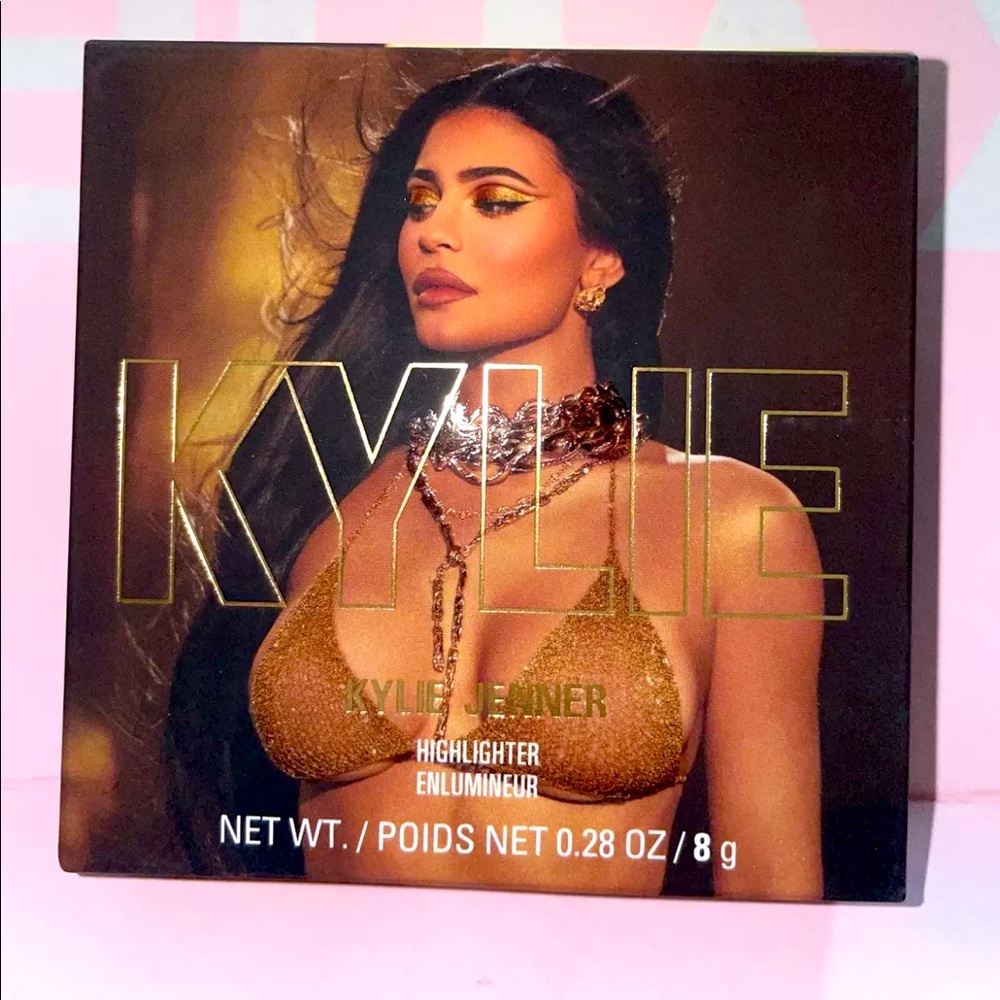 Sold!!🚫Kylie Cosmetics 24k Highlighter Good As Gold. - Picture 1 of 3